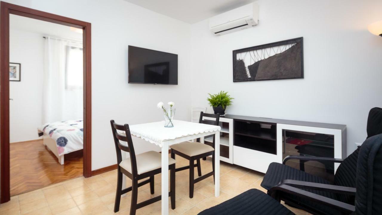 Apartments C52 Ровінь Екстер'єр фото